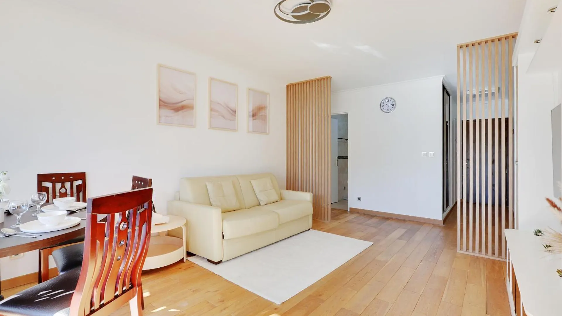 Apartment A 1 Minute Du Metro Et Parking Prive